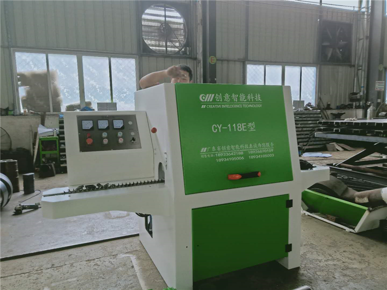 118型0新款圓木多片鋸，采用超薄鋸片，出材率高達(dá)80%以上