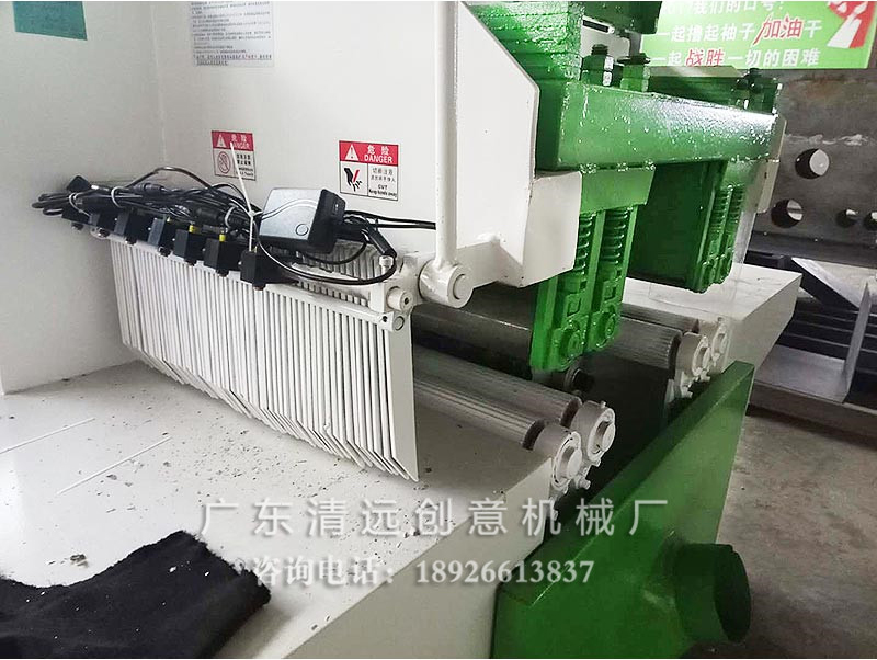 方木多片鋸軸心運用噴水設計，合理降溫，不易燒鋸片